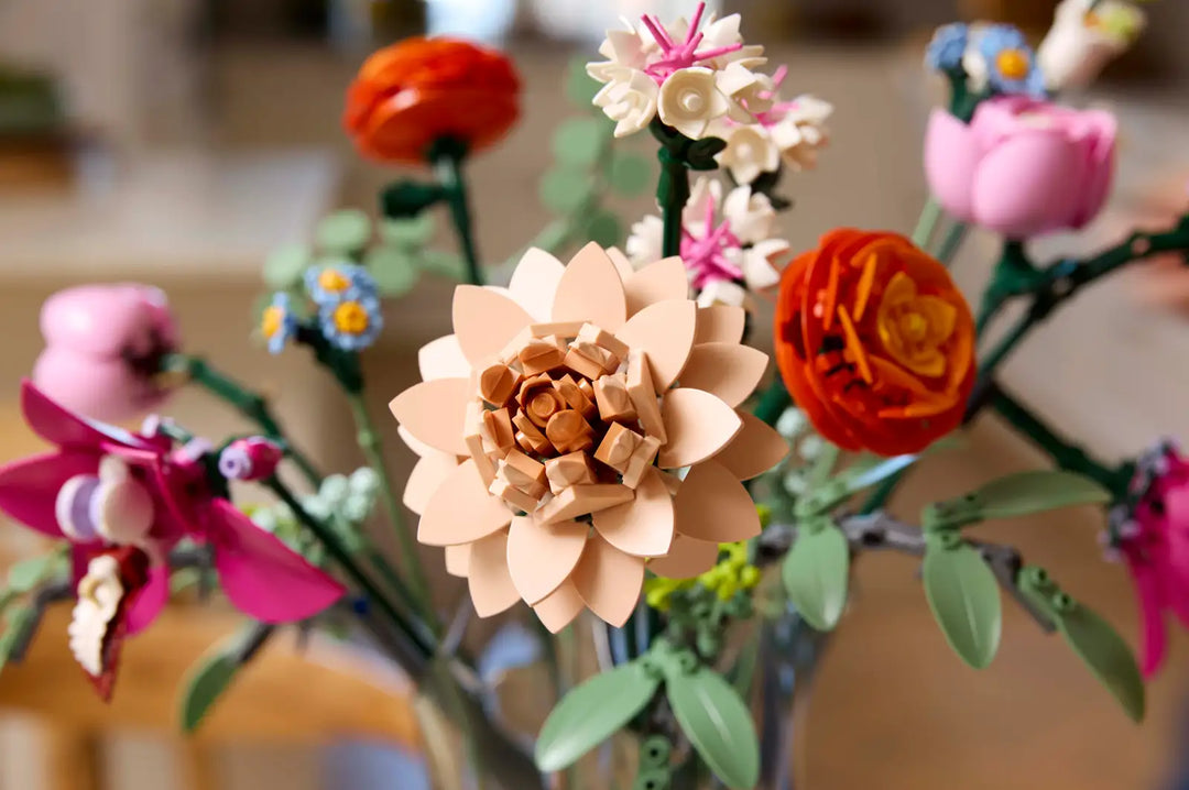 Botanicals Pretty Pink Flower Bouquet | LEGO