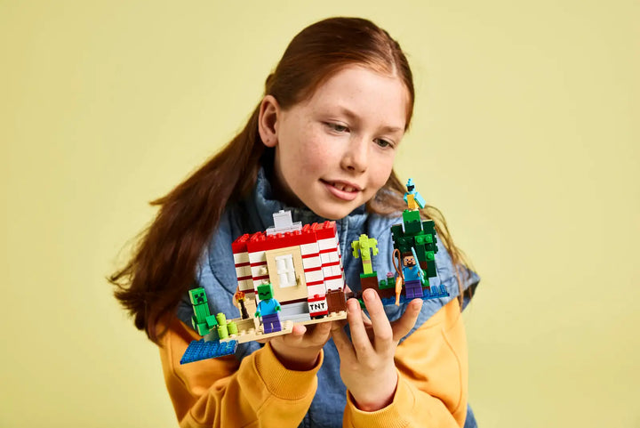 MINECRAFT® The TNT Jungle | LEGO