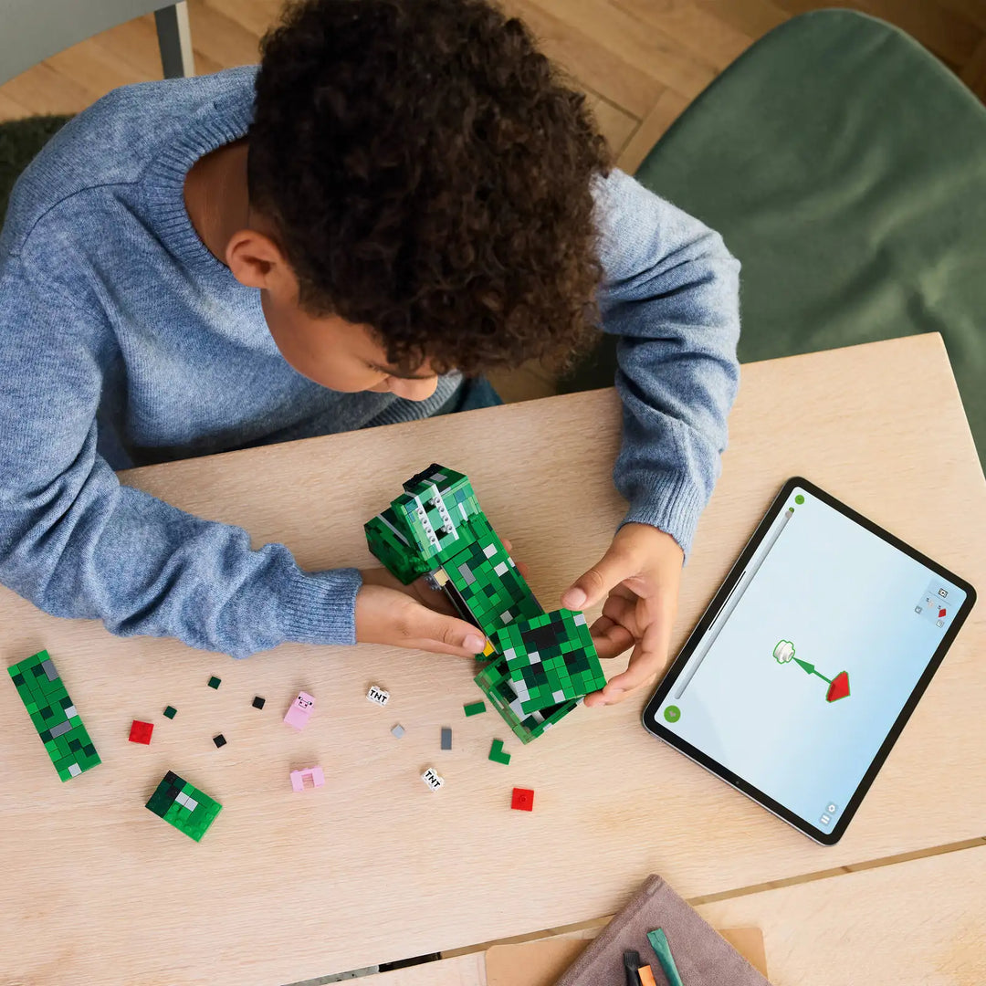 MINECRAFT® The Creeper™ | LEGO