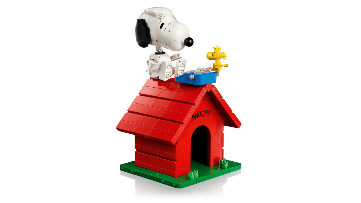 Ideas Peanuts: Snoopy's Doghouse | LEGO
