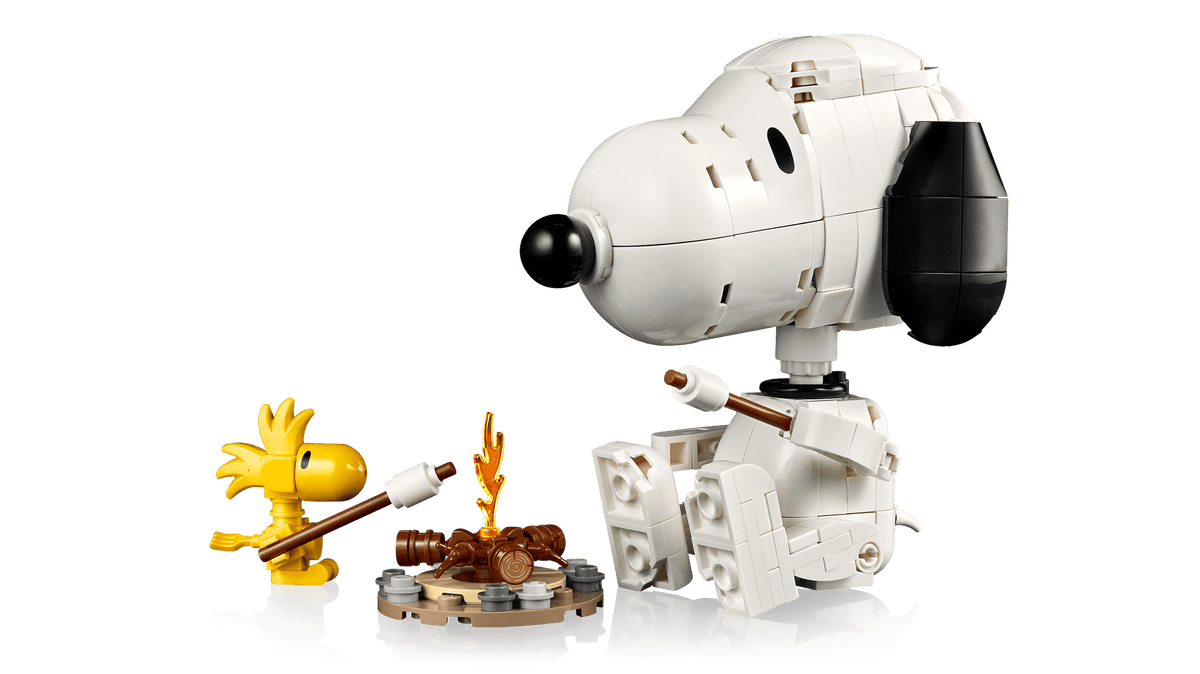 Ideas Peanuts: Snoopy's Doghouse | LEGO