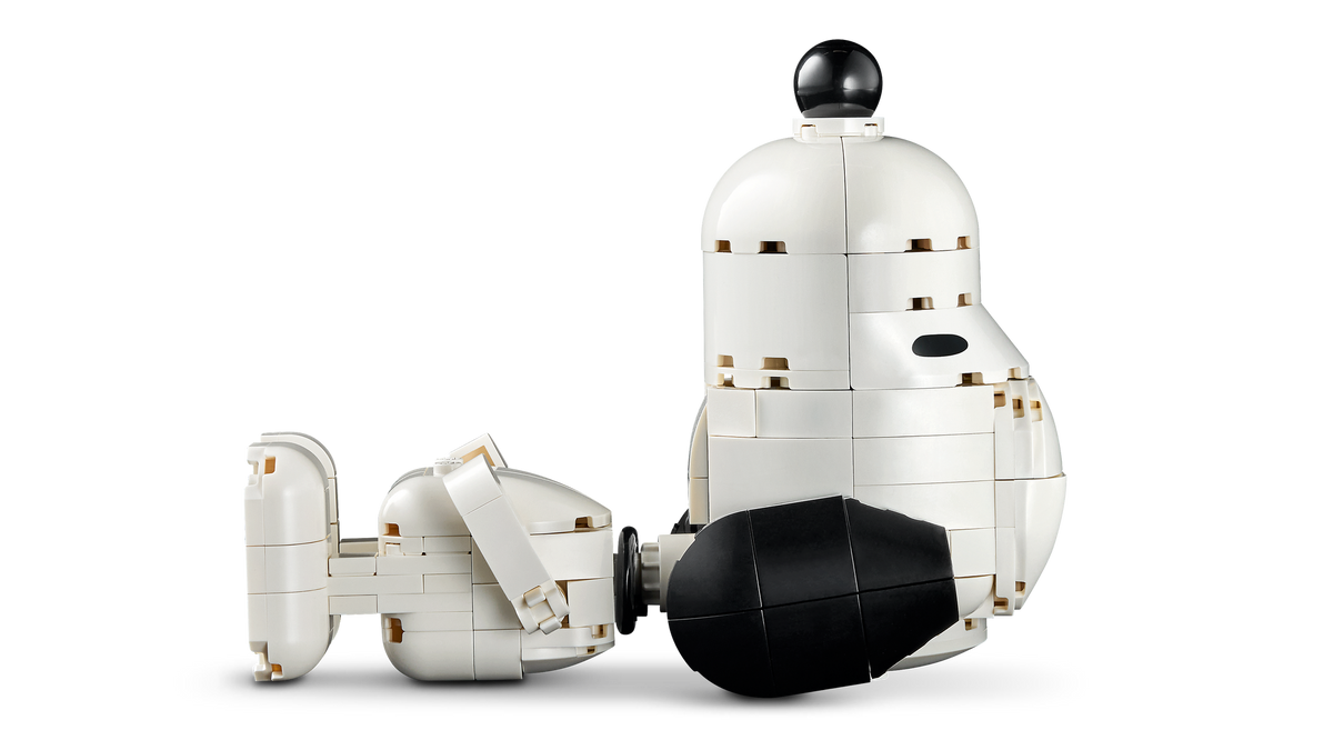 Ideas Peanuts: Snoopy's Doghouse | LEGO