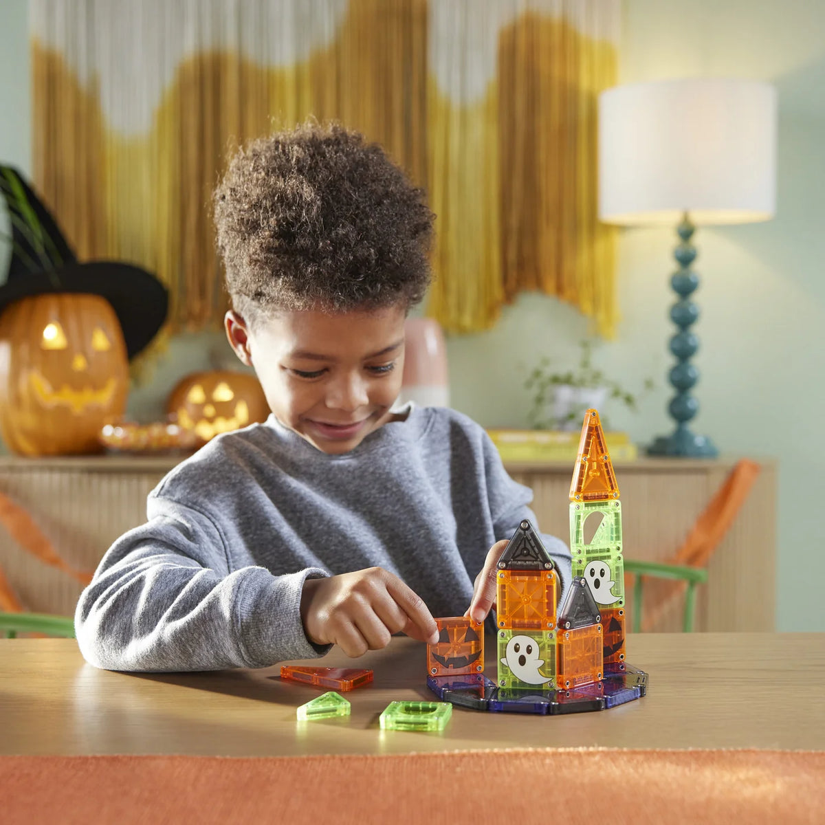 microMAGS Spooky 24 Piece Travel Set | Magna-Tiles