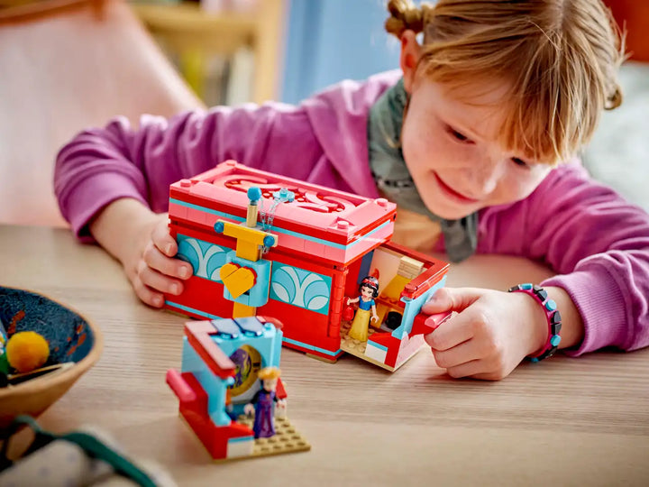 Snow White's Jewelry Box | LEGO