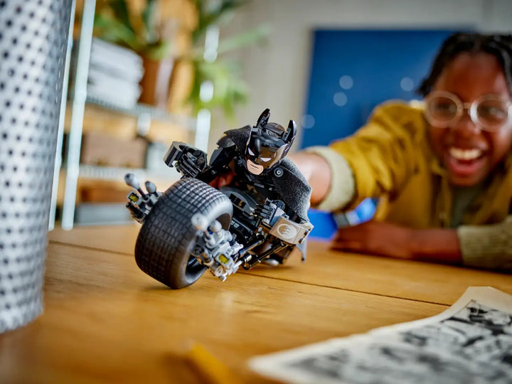 Batman™ Construction Figure and the Bat-Pod Bike | LEGO