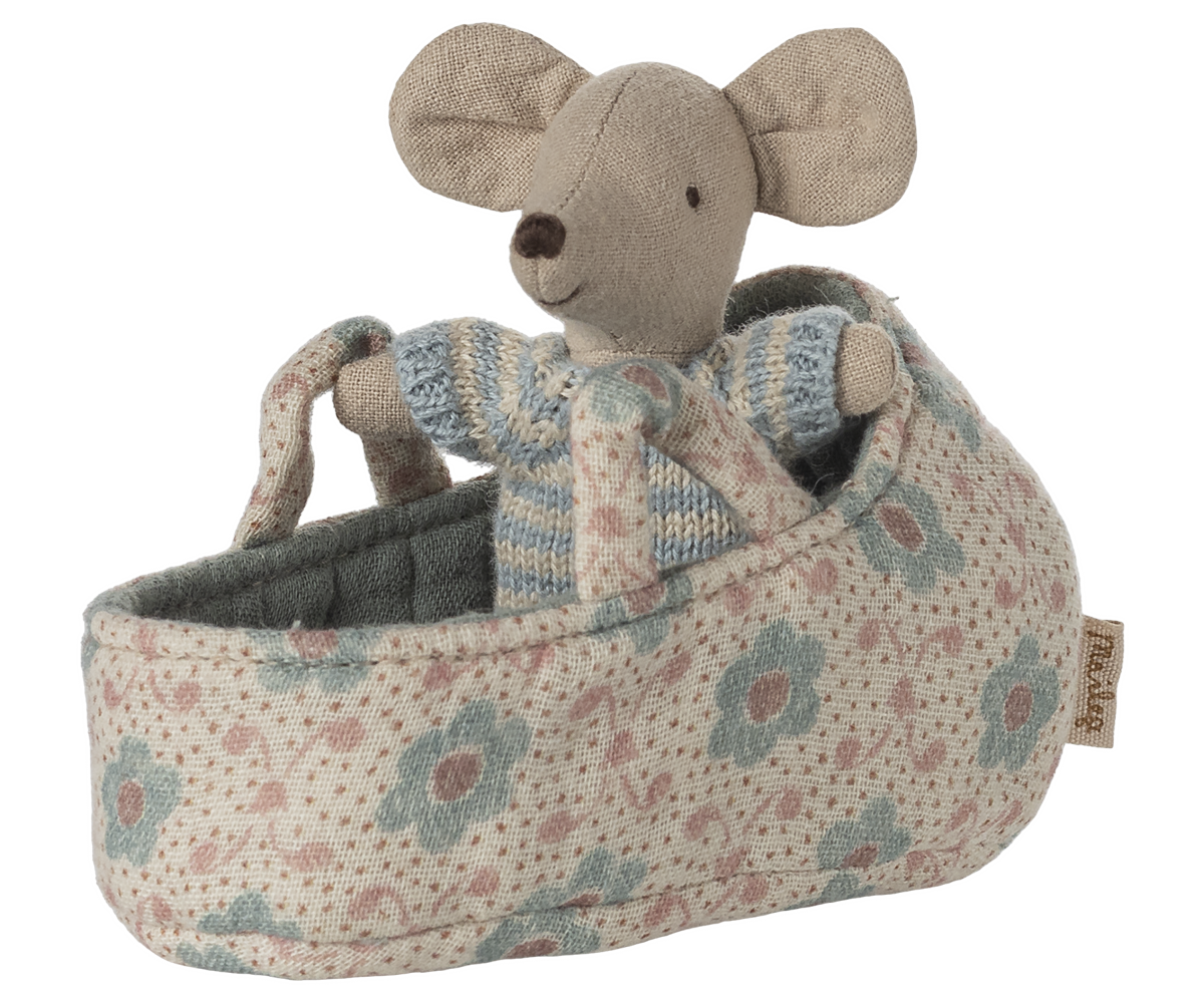 Baby mouse in carry cot - Blue | Maileg