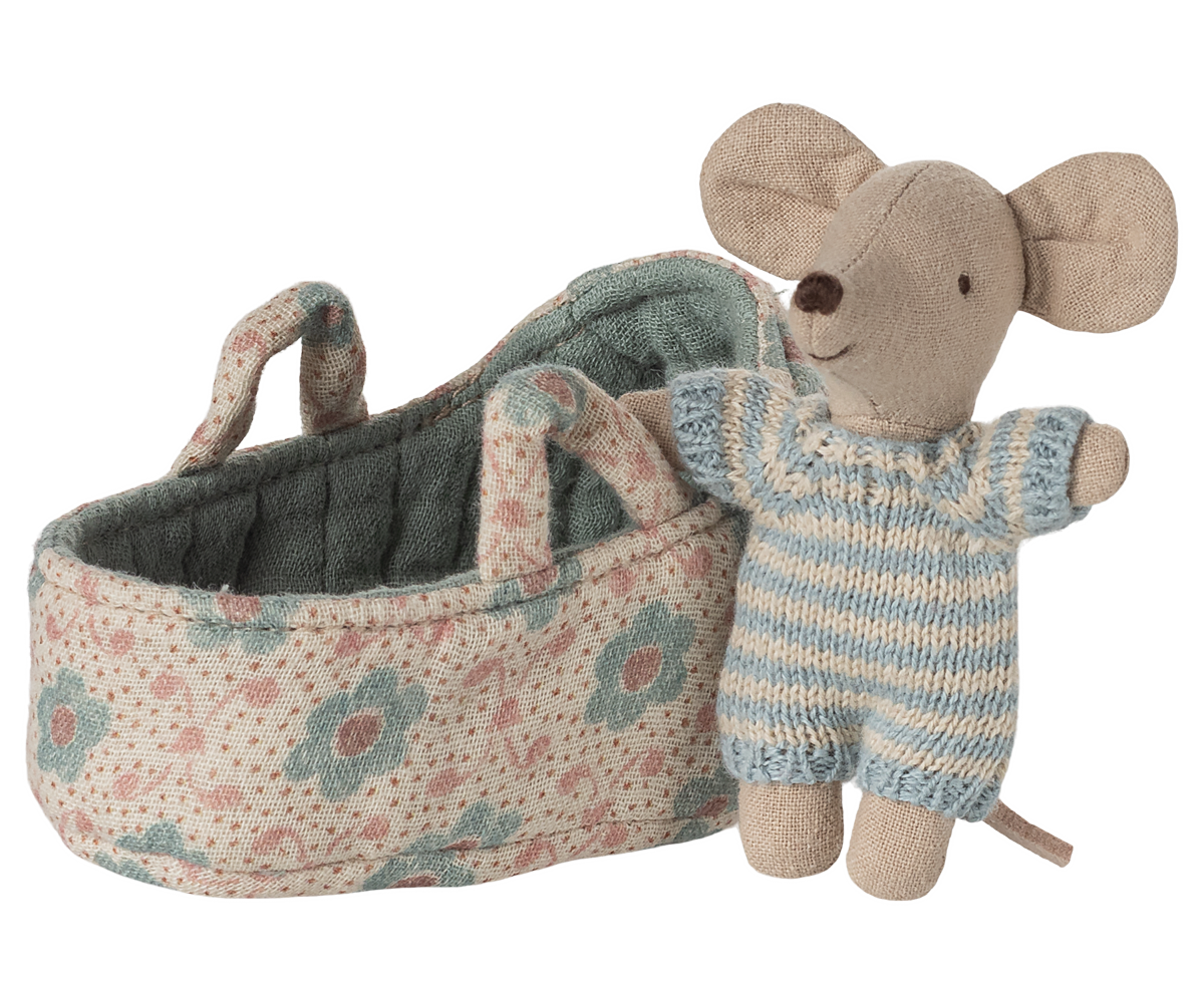 Baby mouse in carry cot - Blue | Maileg