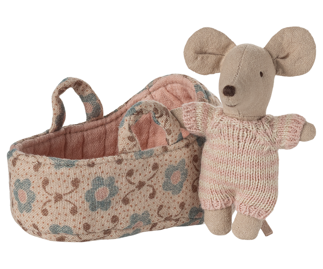 Baby mouse in carry cot - Rose | Maileg