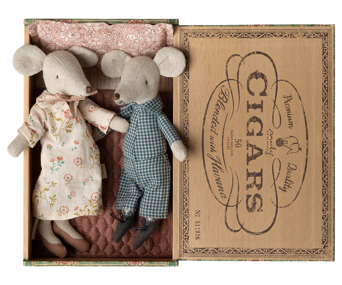 Grandma and Grandpa Mice in Cigarbox | Maileg