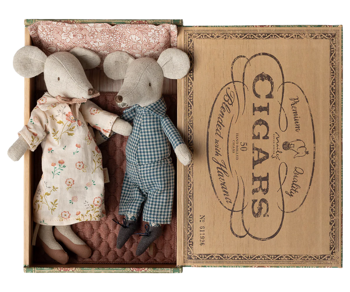 Grandma and Grandpa Mice in Cigarbox | Maileg