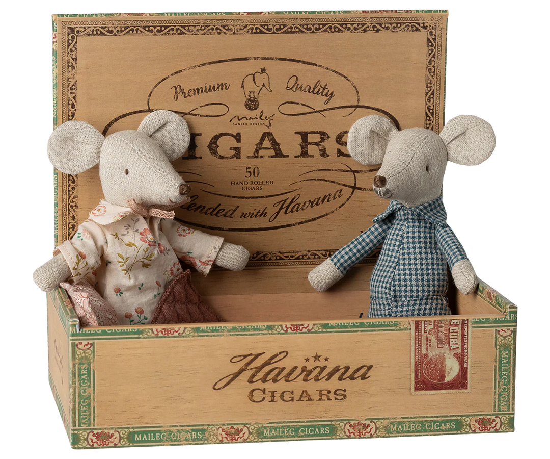 Grandma and Grandpa Mice in Cigarbox | Maileg