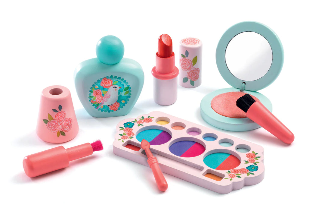 contents of boxed makeup set