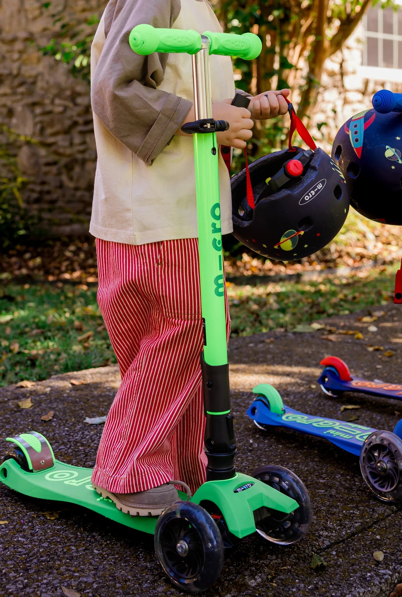 Micro Maxi Foldable LED Scooter - Neon Parrot Green | Micro - LOCAL PICKUP ONLY