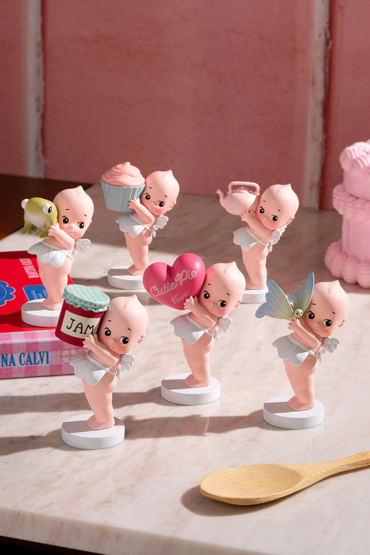 Kewpie Holding Things | SMOKO