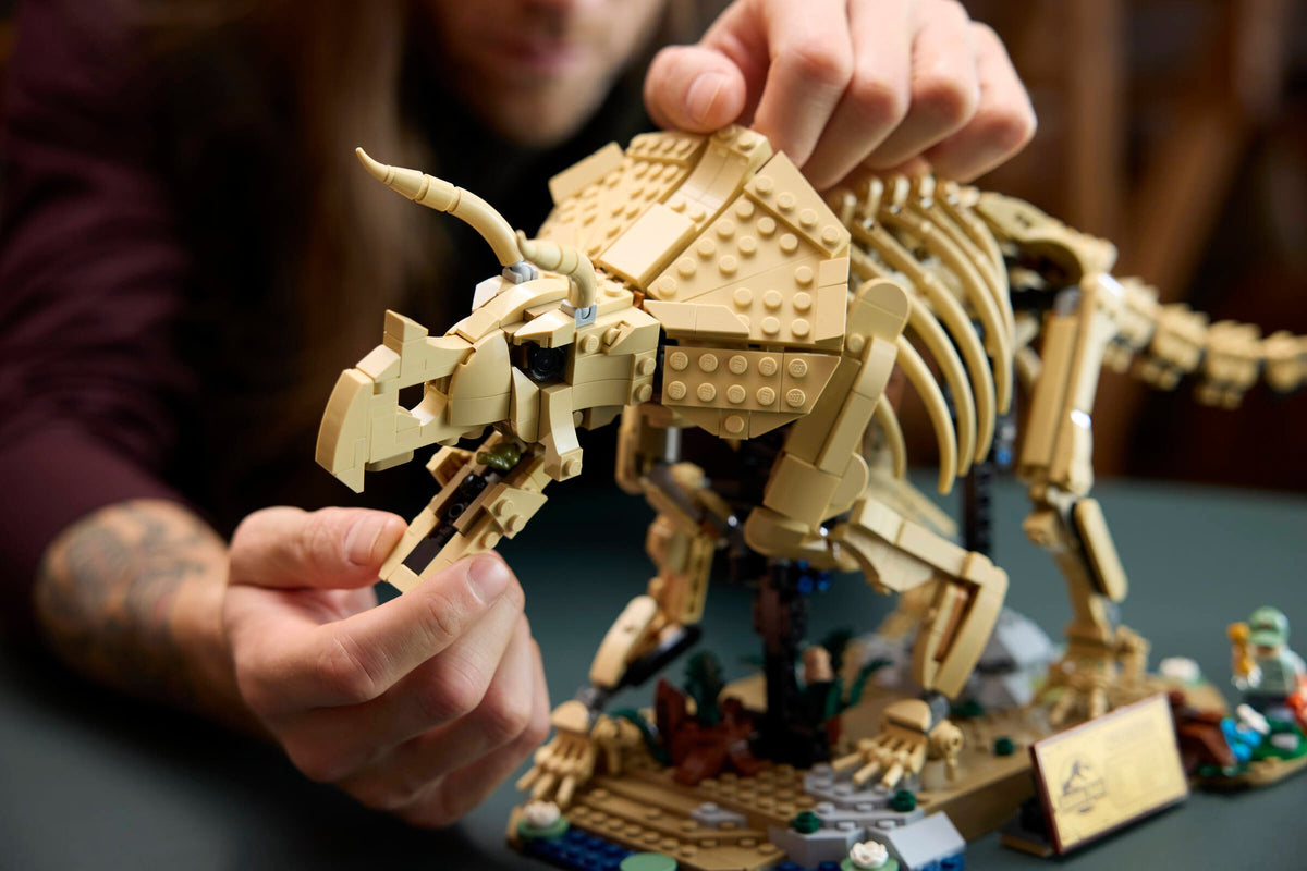 Jurassic World Dinosaur Fossils: Triceratops | LEGO