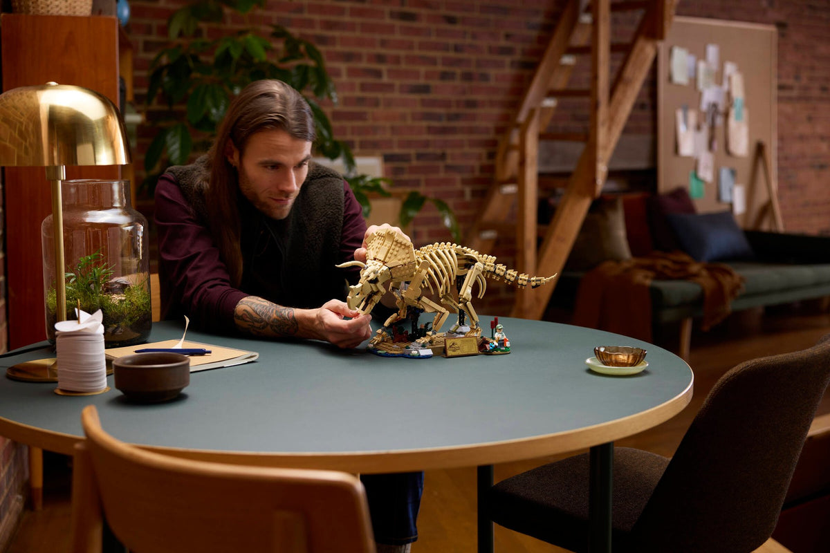 Jurassic World Dinosaur Fossils: Triceratops | LEGO