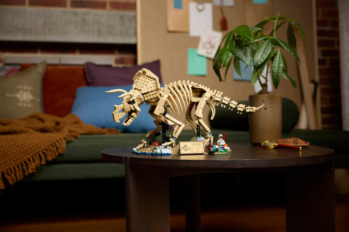 Jurassic World Dinosaur Fossils: Triceratops | LEGO