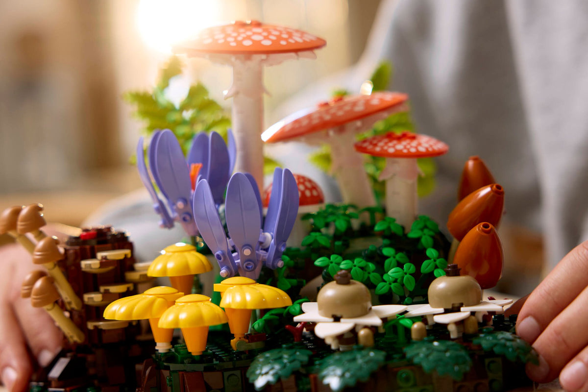 Botanicals Woodland Mushrooms | LEGO