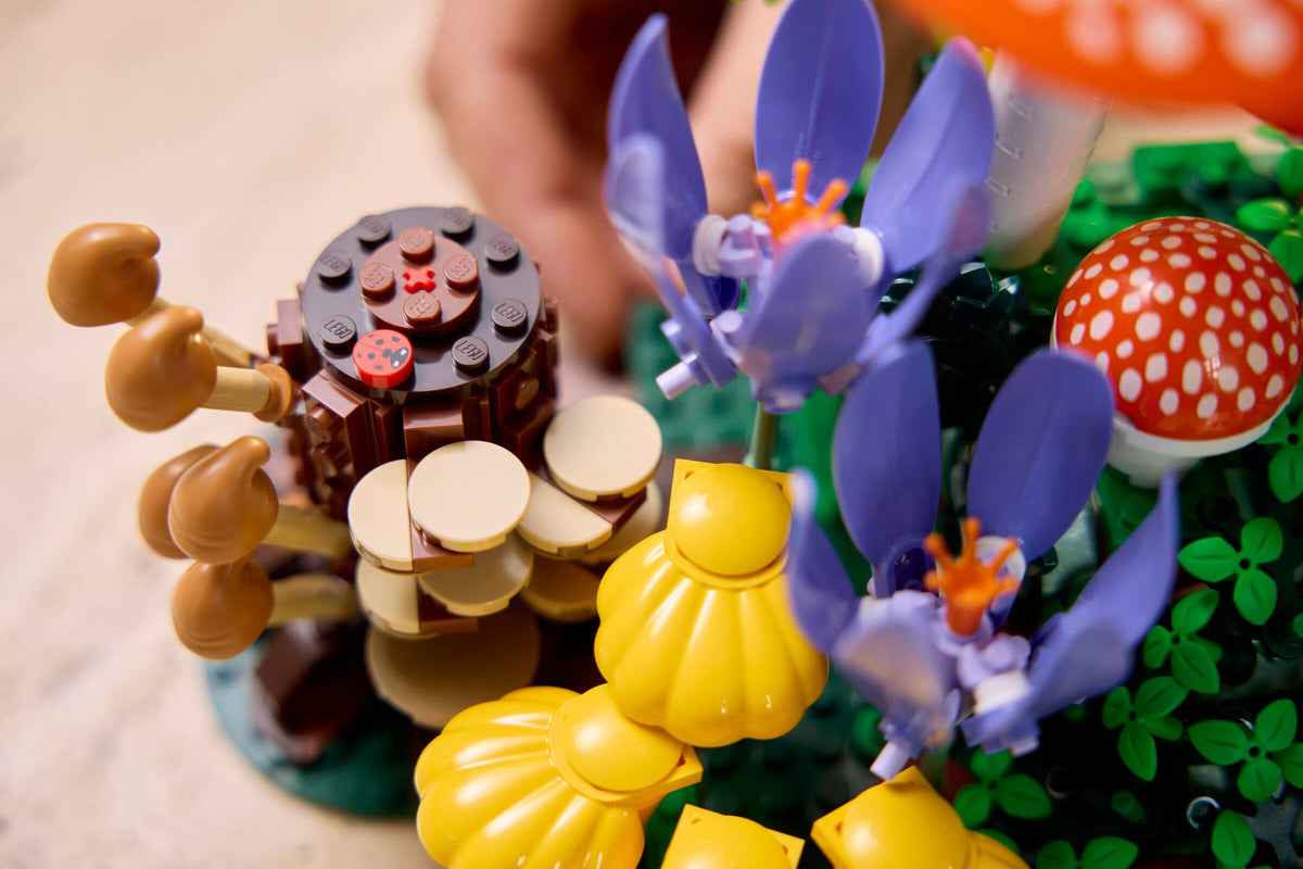 Botanicals Woodland Mushrooms | LEGO