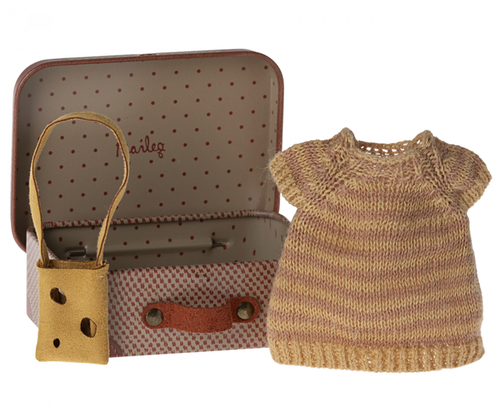 Knitted Dress and Bag in Suitcase - Big Sister Mouse | Maileg