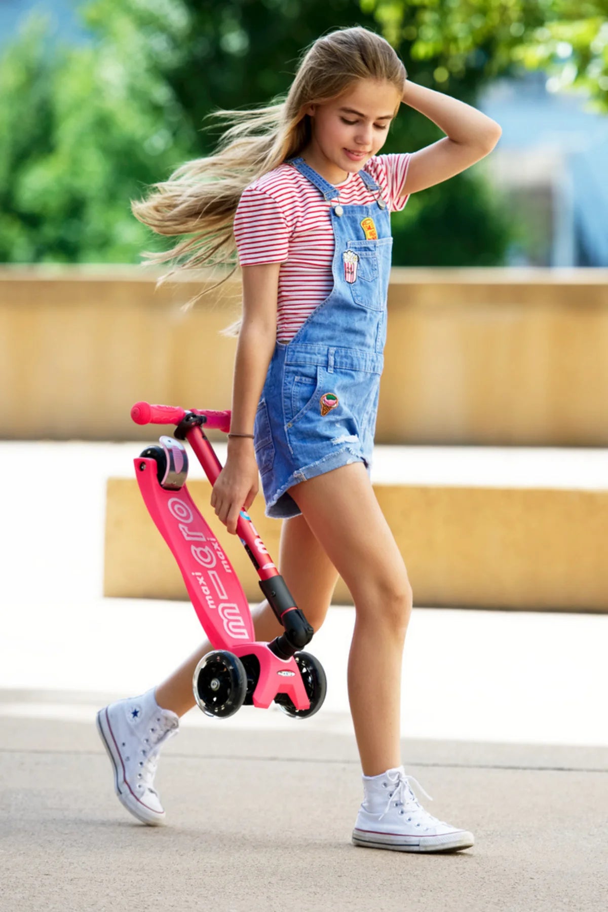 Micro Maxi Foldable LED Scooter: Purple/Pink - LOCAL PICK UP ONLY