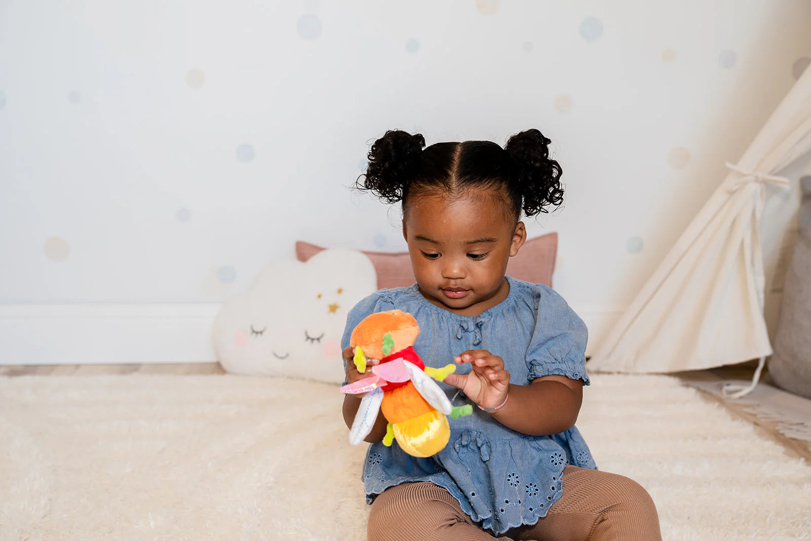 Della Dragonfly Finger Puppet with Sound  | Manhattan Toy